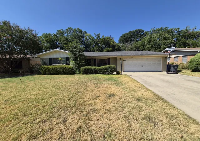 Photo 1 of Single family home for sale at 2227 Hanover Dr, Waco, TX 76710 | MLS# 21373887 | Listing updated on 2026-09-26
