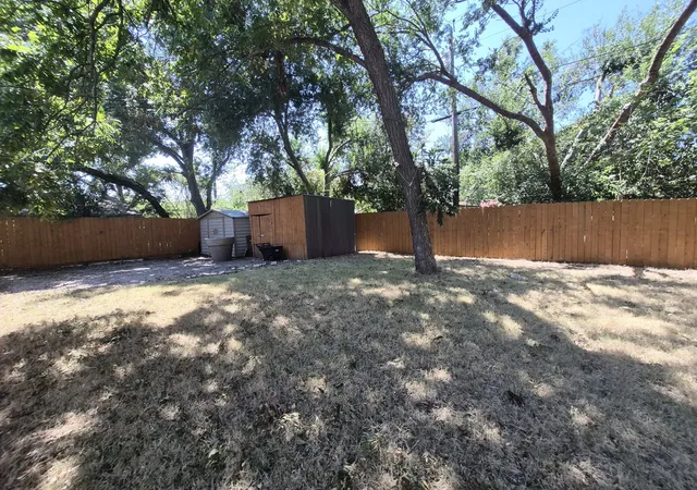 Photo 32 of Single family home for sale at 2227 Hanover Dr, Waco, TX 76710 | MLS# 21373887 | Listing updated on 2026-09-26