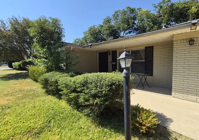 Photo 3 of Single family home for sale at 2227 Hanover Dr, Waco, TX 76710 | MLS# 21373887 | Listing updated on 2026-09-26