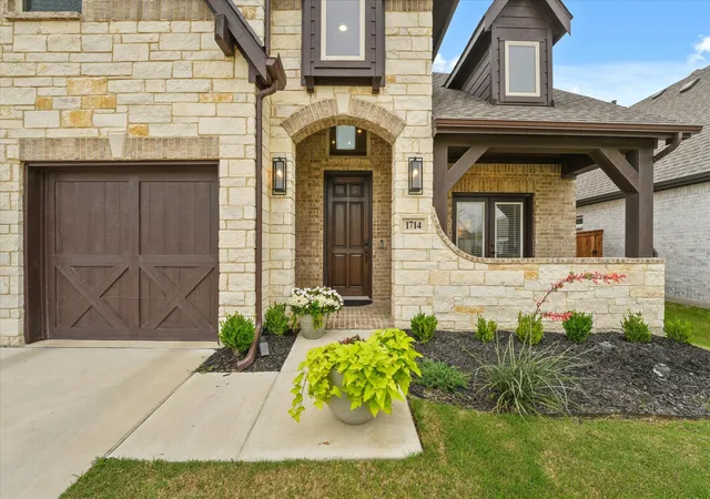 Photo 3 of Single family home for sale at 1714 Highwood Rd, Forney, TX 75126 | MLS# 21374693 | Listing updated on 2026-09-02