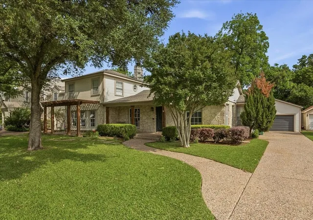 Photo 1 of Single family home for sale at 3724 Hilltop Rd, Fort Worth, TX 76109 | MLS# 21359216 | Listing updated on 2026-10-08