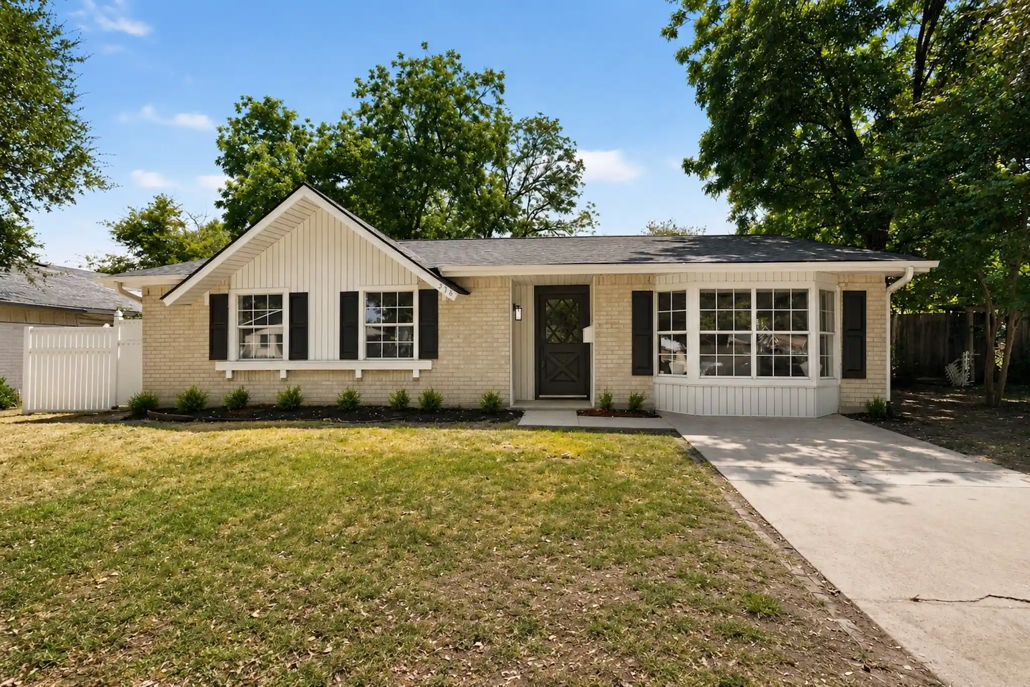 Single family home for sale at 516 Clover Ln, Garland, TX 75043 | MLS# 21369391