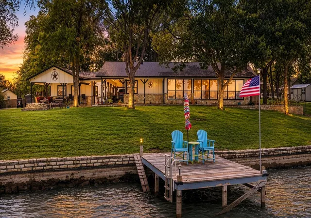 Photo 3 of Single family home for sale at 2537 Forest Park Dr, Granbury, TX 76048 | MLS# 21374459 | Listing updated on 2026-09-05