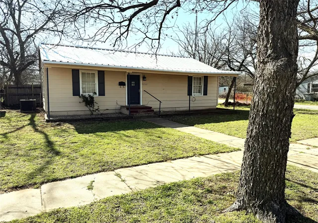 Photo 1 of Single family home for sale at 1211 W 12th Street, Cisco, TX 76437 | MLS# 21374738 | Listing updated on 2026-09-02