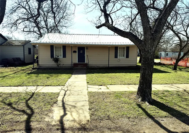 Photo 2 of Single family home for sale at 1211 W 12th Street, Cisco, TX 76437 | MLS# 21374738 | Listing updated on 2026-09-02