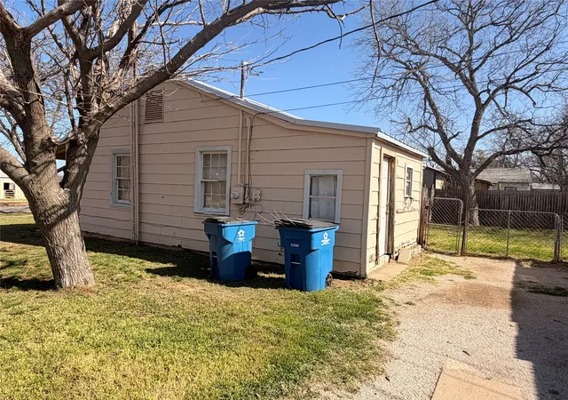 Photo 4 of Single family home for sale at 1211 W 12th Street, Cisco, TX 76437 | MLS# 21374738 | Listing updated on 2026-09-02