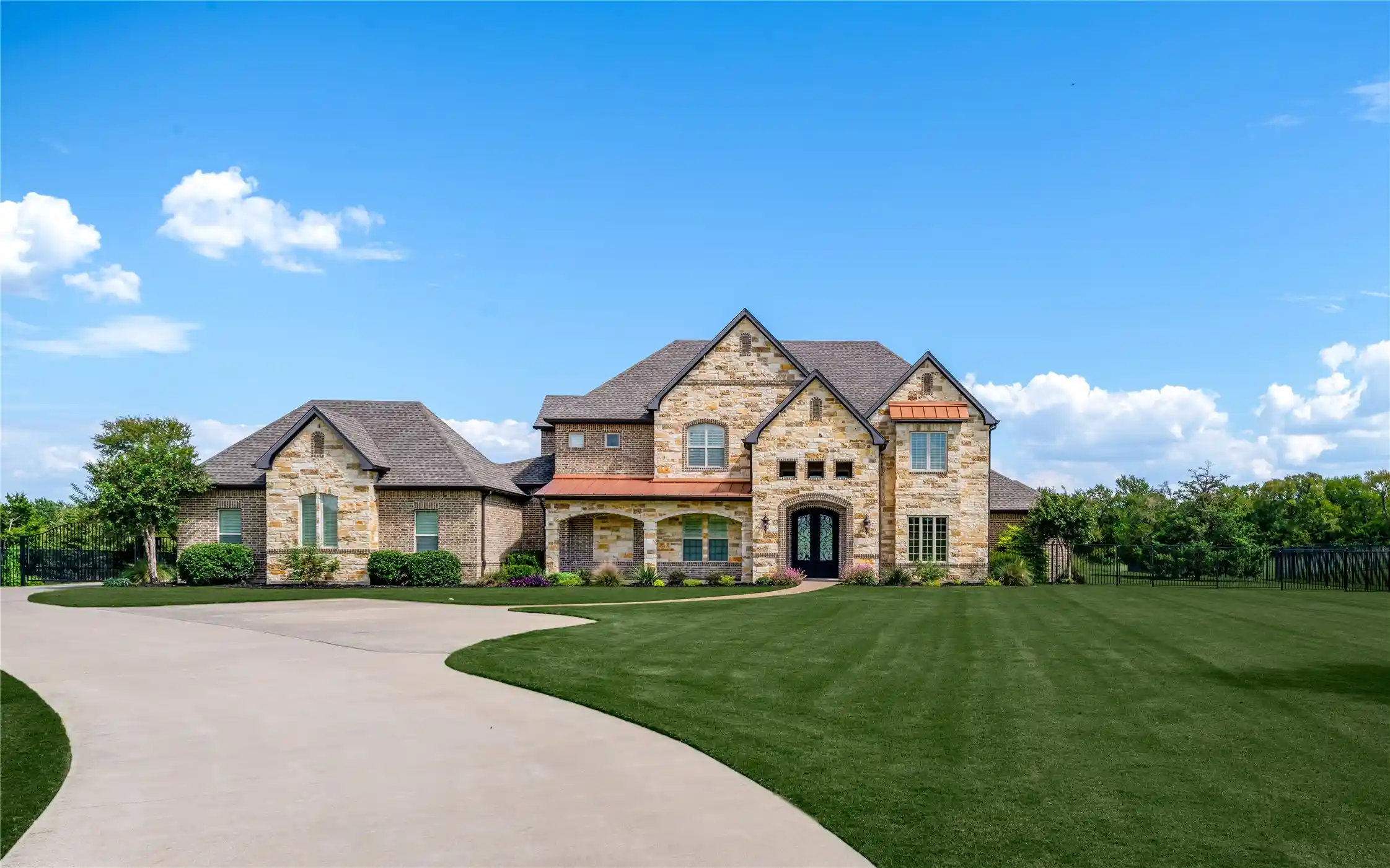 Photo 1 of Mansion for sale at 218 Tanner Crk Cir, Sunnyvale, TX 75182 | MLS# 21374774 | Listing updated on 2026-10-15