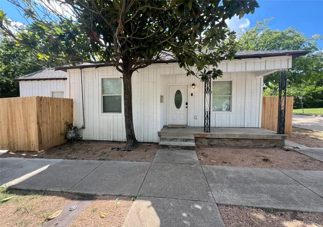 Photo 1 of Single family home for sale at 1200 New York Ave, Fort Worth, TX 76104 | MLS# 21374794 | Listing updated on 2026-09-16