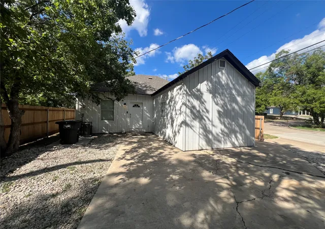Photo 3 of Single family home for sale at 1200 New York Ave, Fort Worth, TX 76104 | MLS# 21374794 | Listing updated on 2026-09-16