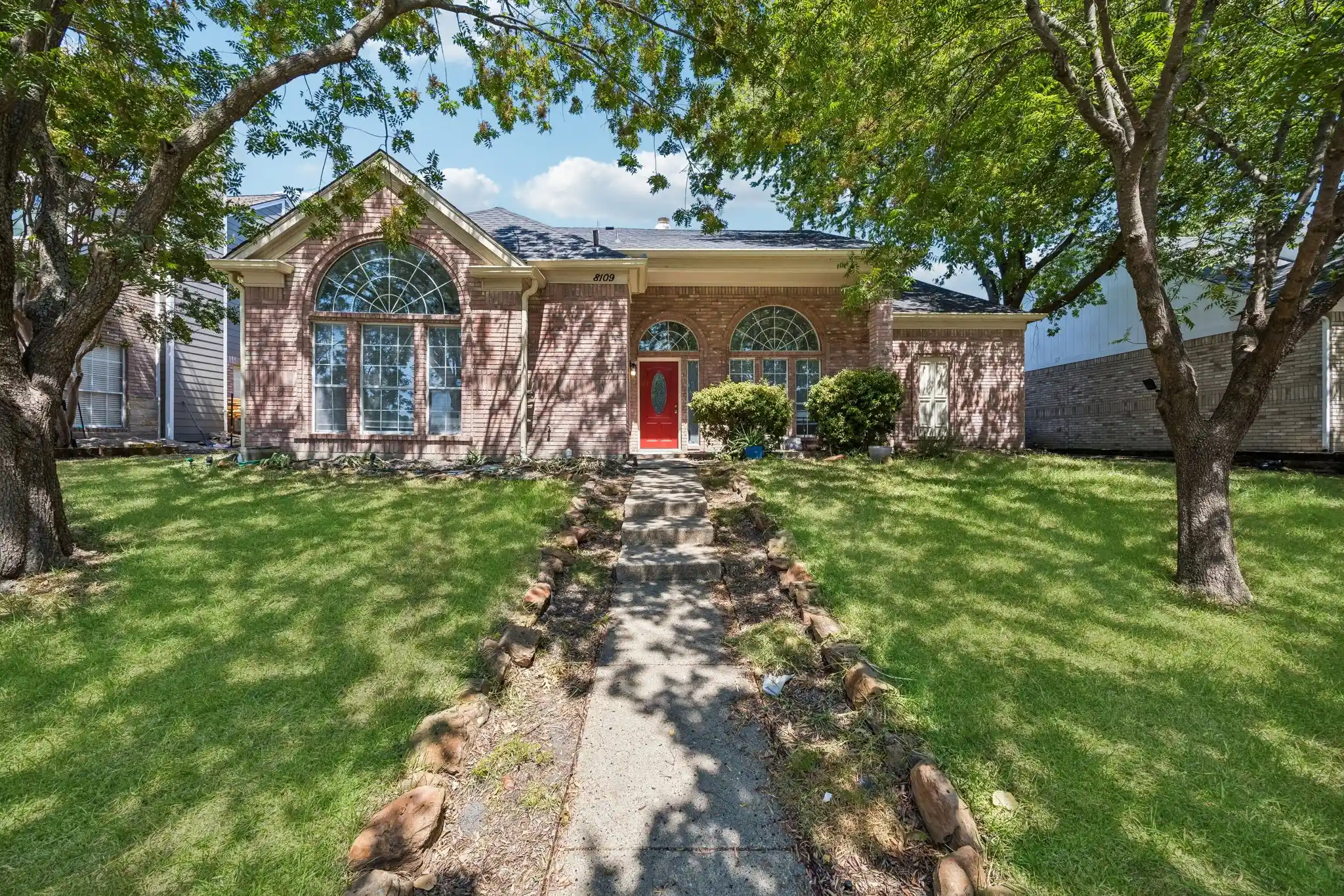 Single family home for sale at 8109 Pickard Dr, Rowlett, TX 75088 | MLS# 21374086