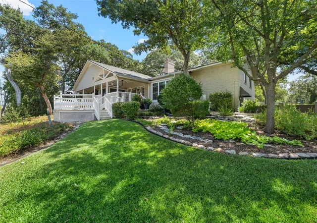 Photo 3 of Single family home for sale at 1300 Circlewood Dr, Woodway, TX 76712 | MLS# 21374752 | Listing updated on 2026-09-02