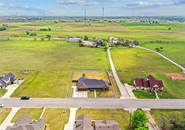 Photo 2 of Single family home for sale at 820 Fleitman Dr, Muenster, TX 76252 | MLS# 21374127 | Listing updated on 2026-09-02