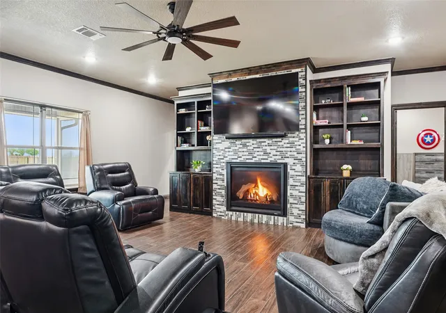 Photo 4 of Single family home for sale at 820 Fleitman Dr, Muenster, TX 76252 | MLS# 21374127 | Listing updated on 2026-09-02