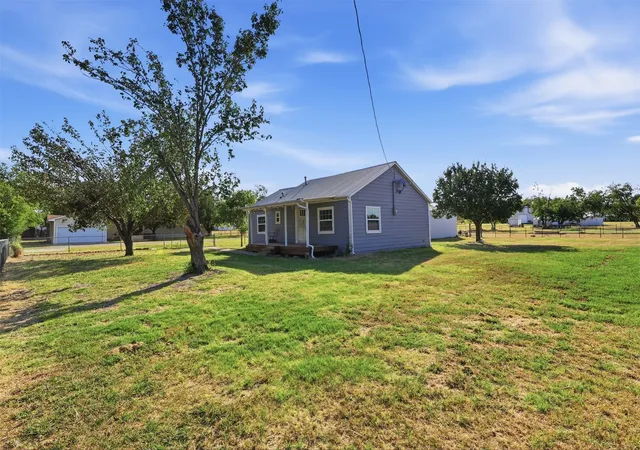 Photo 3 of Single family home for sale at 8099 Truet St, Scurry, TX 75158 | MLS# 21370384 | Listing updated on 2026-09-17