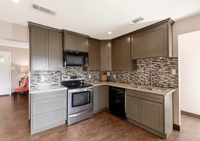 Photo 4 of Single family home for sale at 8099 Truet St, Scurry, TX 75158 | MLS# 21370384 | Listing updated on 2026-09-17