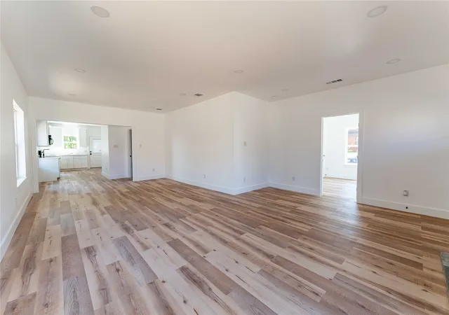 Photo 3 of Single family home for sale at 606 Davis St N, Sulphur Springs, TX 75482 | MLS# 21374787 | Listing updated on 2026-09-02