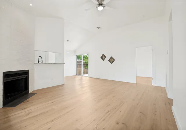 Photo 3 of Single family home for sale at 6952 Sammy Cir, Dallas, TX 75237 | MLS# 21374943 | Listing updated on 2026-09-02