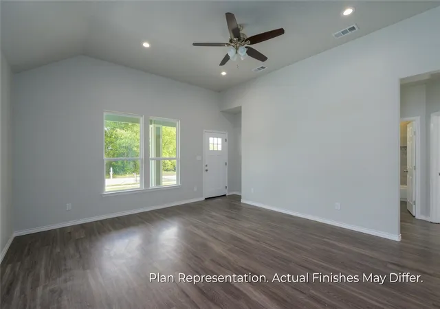 Photo 2 of Single family home for sale at 203 E Laura Ave, Quinlan, TX 75474 | MLS# 21374957 | Listing updated on 2026-09-03