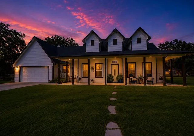 Photo 3 of Single family home for sale at 4000 Sioux Ct, Granbury, TX 76048 | MLS# 21371169 | Listing updated on 2026-10-01