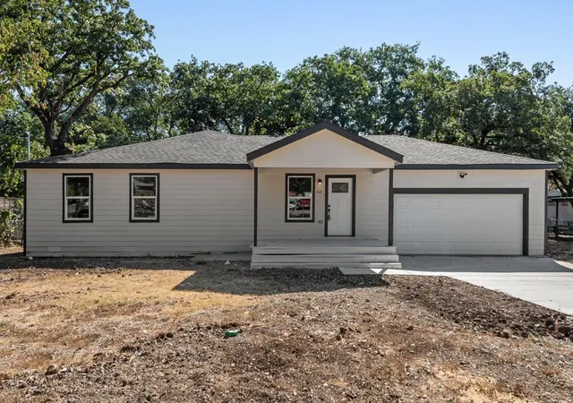 Single family home for sale at 312 Calgary Rd, Azle, TX 76020 | MLS# 21375036 | Listing updated on 2026-10-07