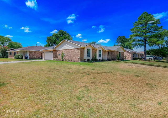 Photo 1 of Single family home for sale at 2520 Conrad St, Bossier City, LA 71111 | MLS# 21375051 | Listing updated on 2026-09-07