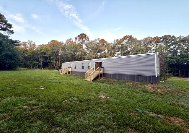 Photo 2 of Manufactured home for sale at 1647 Greenwood Mooringsport, Shreveport, LA 71107 | MLS# 21375118 | Listing updated on 2026-09-03