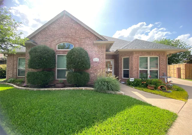 Photo 1 of Single family home for sale at 1631 Greenway Ct, Midlothian, TX 76065 | MLS# 21375121 | Listing updated on 2026-10-06