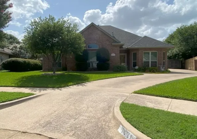 Photo 2 of Single family home for sale at 1631 Greenway Ct, Midlothian, TX 76065 | MLS# 21375121 | Listing updated on 2026-10-06