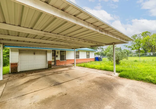 Photo 3 of Single family home for sale at 1516 Bryan Ave, Waco, TX 76708 | MLS# 21375098 | Listing updated on 2026-09-21