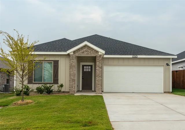 Photo 1 of Single family home for sale at 13525 Bonanza Cir, Cresson, TX 76035 | MLS# 21375131 | Listing updated on 2026-09-02