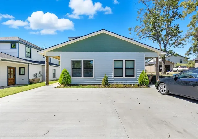 Photo 1 of Multi family home for sale at 1309 S 5th Avenue, Denison, TX 75021 | MLS# 21375146 | Listing updated on 2026-10-03