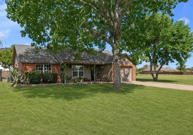 Photo 1 of Single family home for sale at 239 Seacraft Dr, Gun Barrel City, TX 75156 | MLS# 21375150 | Listing updated on 2026-09-02
