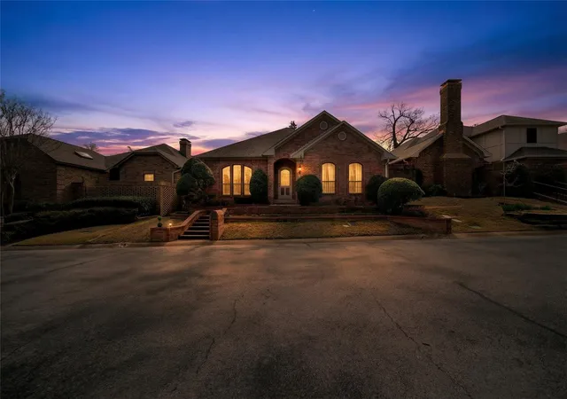 Photo 1 of Single family home for sale at 504 Hyde Park Dr, Tyler, TX 75701 | MLS# 21375211 | Listing updated on 2026-09-21