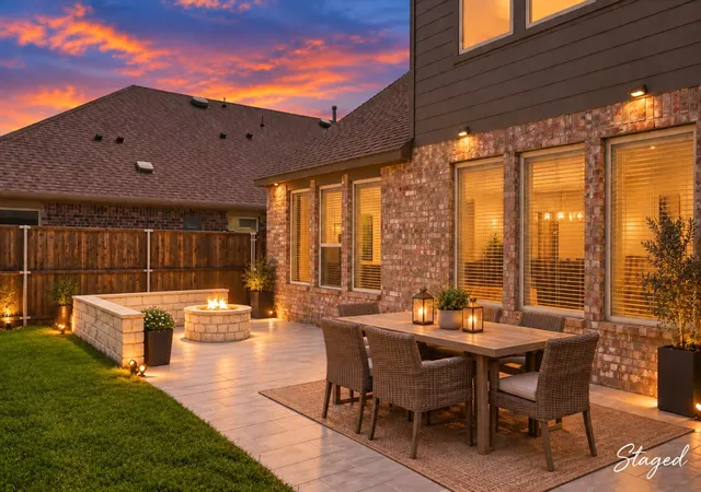 Photo 2 of Single family home for sale at 1005 Rosebay Dr, Justin, TX 76247 | MLS# 21373406 | Listing updated on 2026-10-04