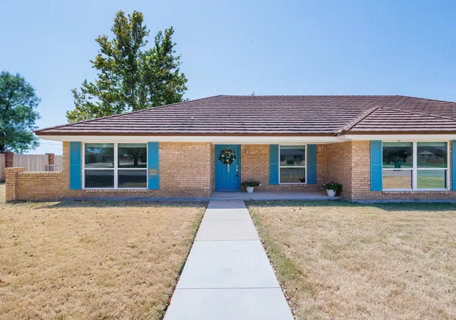 Photo 2 of Single family home for sale at 1301 Hillcrest St, Coleman, TX 76834 | MLS# 21373686 | Listing updated on 2026-10-06
