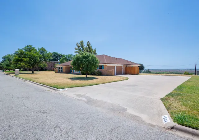 Photo 3 of Single family home for sale at 1301 Hillcrest St, Coleman, TX 76834 | MLS# 21373686 | Listing updated on 2026-10-06