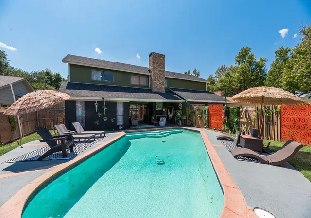 Photo 2 of Single family home for sale at 513 San Pedro Dr, Garland, TX 75043 | MLS# 21373602 | Listing updated on 2026-09-19