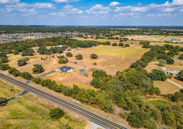 Photo 3 of Single family home for sale at 6202 Fm 1902, Joshua, TX 76058 | MLS# 21370118 | Listing updated on 2026-09-23