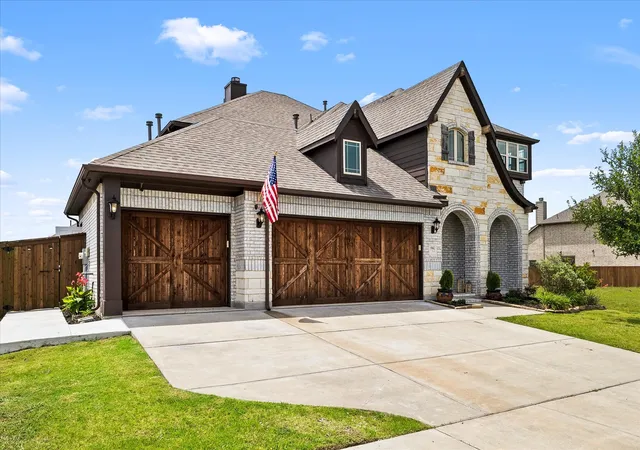 Photo 3 of Single family home for sale at 1042 Watercourse Pl, Royse City, TX 75189 | MLS# 21375268 | Listing updated on 2026-09-28