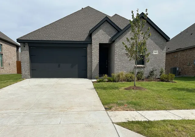 Photo 1 of Single family home for sale at 407 Carthage St, Caddo Mills, TX 75135 | MLS# 21375356 | Listing updated on 2026-10-02
