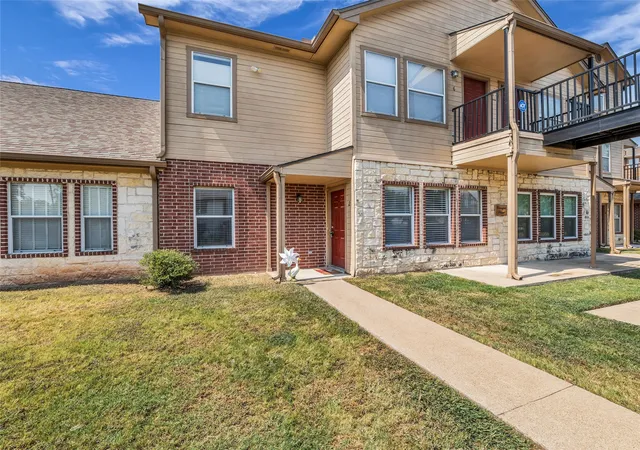 Photo 1 of Condo for sale at 1401 Bagby Ave #2, Waco, TX 76706 | MLS# 21375365 | Listing updated on 2026-09-02