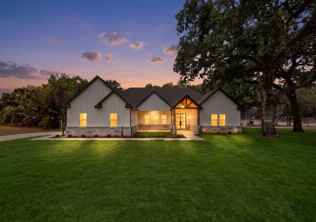 Photo 3 of Single family home for sale at 3161 Bois D Arc Rd, Seagoville, TX 75159 | MLS# 21375400 | Listing updated on 2026-09-16