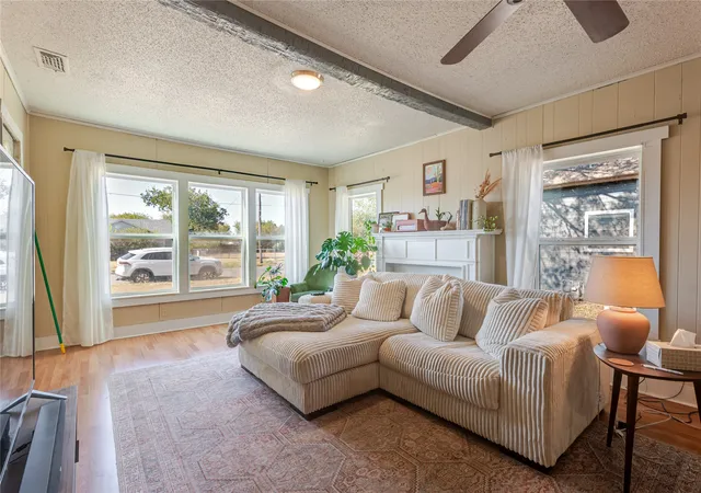 Photo 3 of Single family home for sale at 228 W Archer St, Jacksboro, TX 76458 | MLS# 21375220 | Listing updated on 2026-09-02