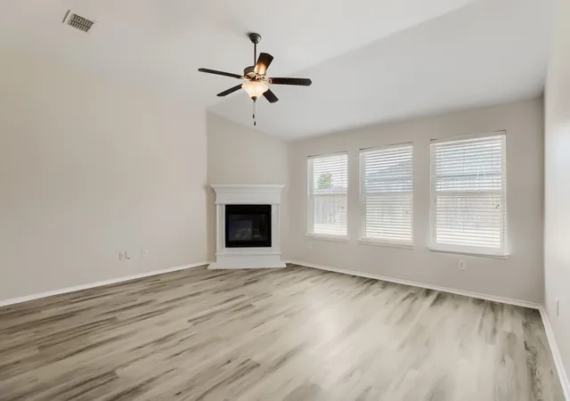 Photo 4 of Single family home for sale at 14601 Sundog Way, Haslet, TX 76052 | MLS# 21371127 | Listing updated on 2026-10-01