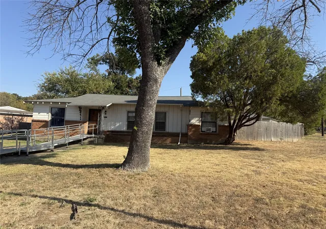Photo 2 of Sale Pending at 5500 Purington Ave, Fort Worth, TX 76112 | MLS# 21375301 | Listing updated on 2026-09-29