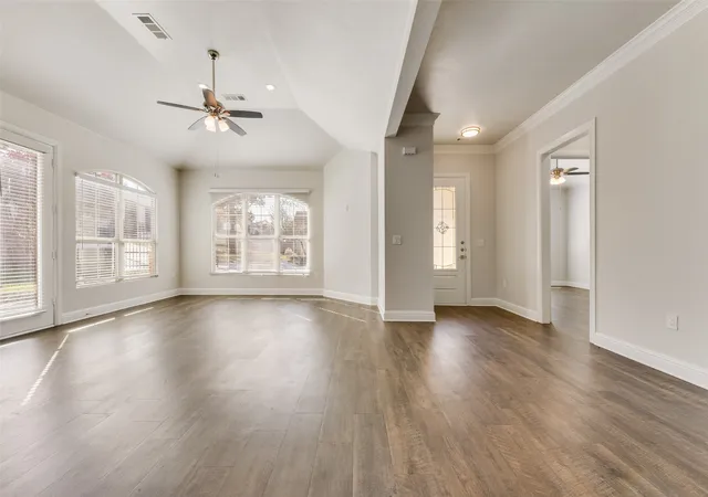 Photo 3 of Single family home for sale at 8841 Crk Run Rd #403, Fort Worth, TX 76120 | MLS# 21375473 | Listing updated on 2026-09-21