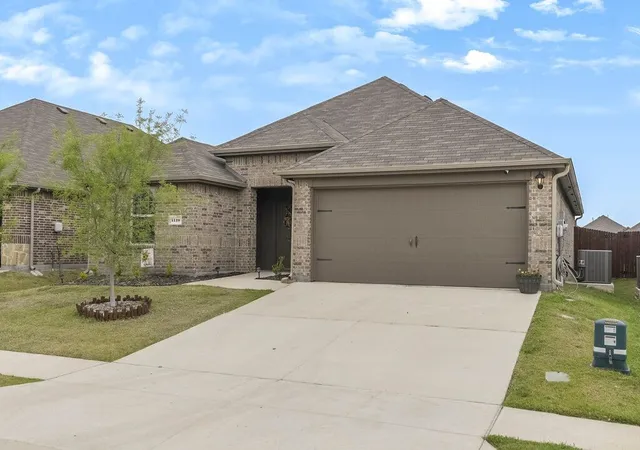 Photo 1 of Single family home for sale at 1110 Baldwin Ln, Ennis, TX 75119 | MLS# 21375436 | Listing updated on 2026-09-21