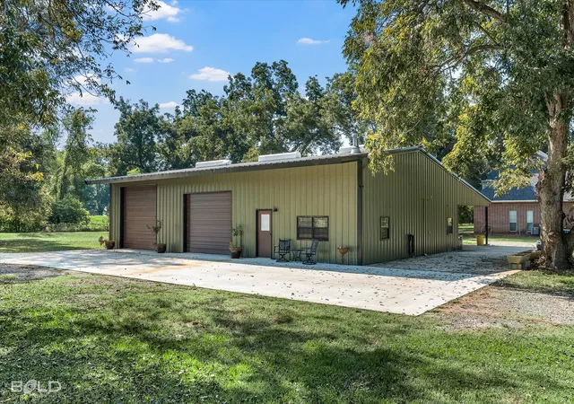 Photo 2 of Single family home for sale at 80 River Walk Dr, Bossier City, LA 71111 | MLS# 21375508 | Listing updated on 2026-09-30