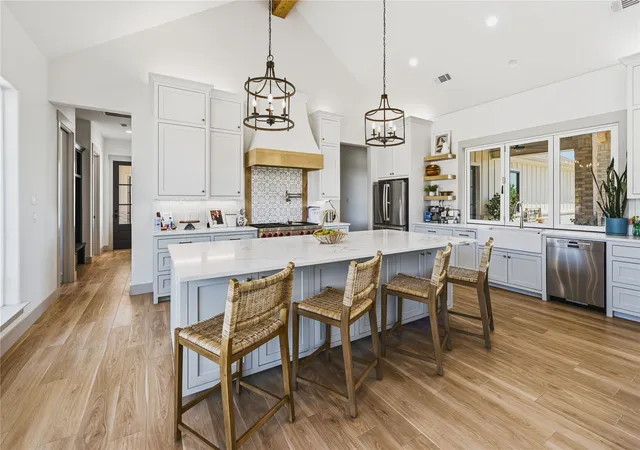 Photo 1 of Single family home for sale at 212 Dan Russell Bnd, Weatherford, TX 76087 | MLS# 21370278 | Listing updated on 2026-09-30