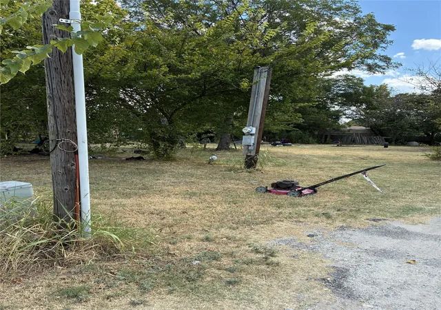 Photo 3 of Land for sale at 105 Texas St, Pottsboro, TX 75076 | MLS# 21375565 | Listing updated on 2026-09-21